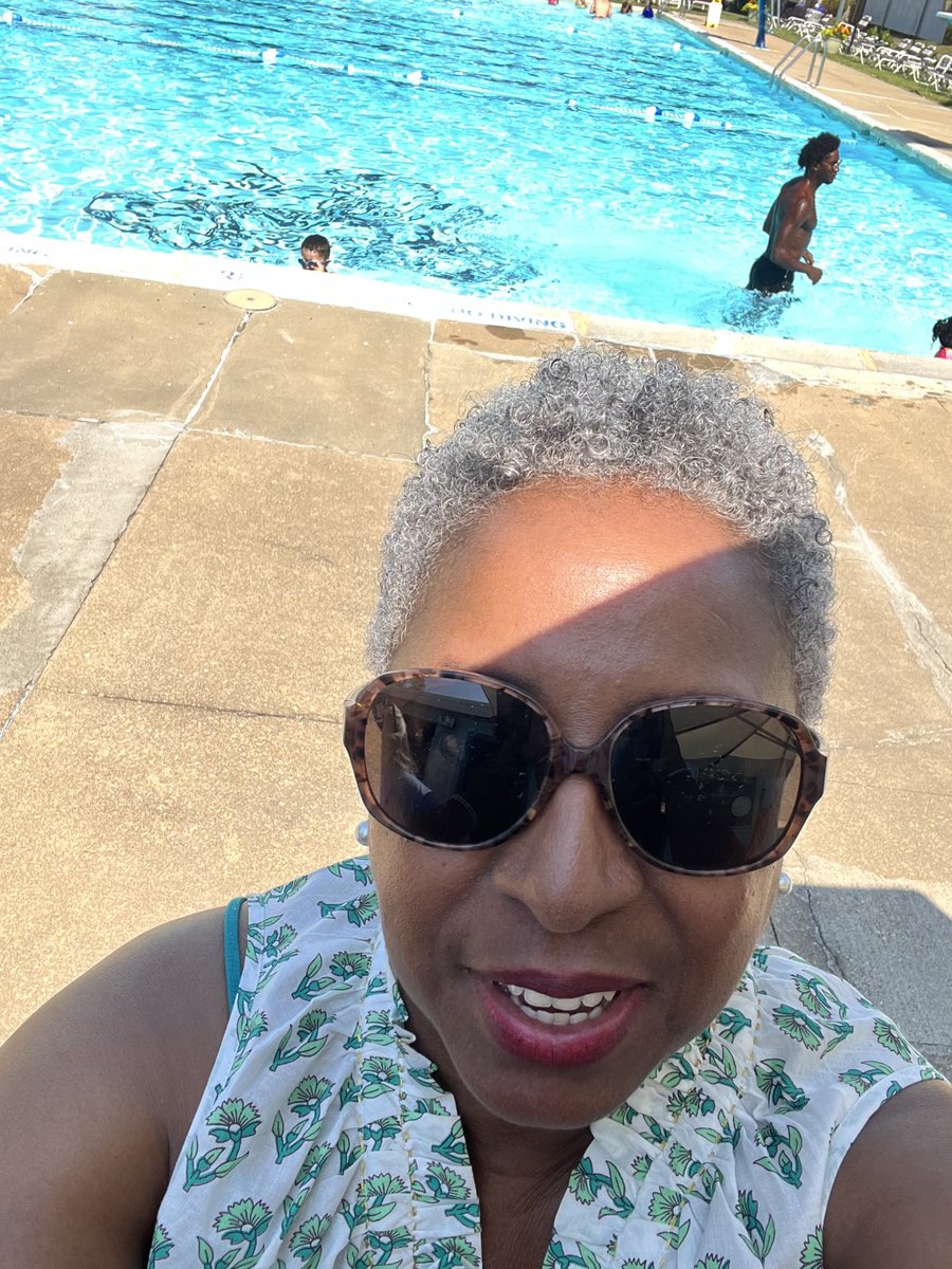 The children at West Arundel Swim Club are getting free swim lessons and some serious small group training.  Water safety is paramount! 😊⁦<a href="/mddems/">Maryland Democratic Party</a>⁩ ⁦<a href="/AACountySchools/">AACPS</a>⁩