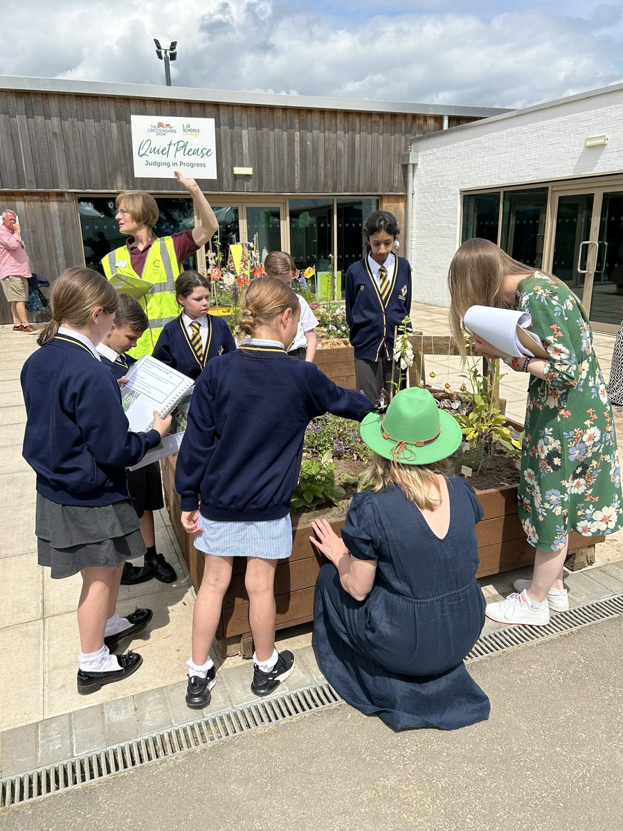 Year 4 OLOL tweet media
