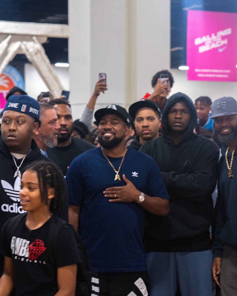 ae5enterprises's tweet image. Surreal! Appreciate the love at Ballin On The Beach! Shut the whole gym down!

#BelieveThat #DFTW