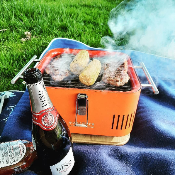 EverdureUK's tweet photo. 🧺 Celebrate National Picnic Week with the Everdure Cube! 🍔

Whether you're at the beach, camping, or simply enjoying a backyard barbecue, this is...

✅ Portable and stylish
✅ Easy to clean
✅ Perfect for outdoor adventures

https://t.co/eiIcovyKoZ https://t.co/DLnwqHq5yW