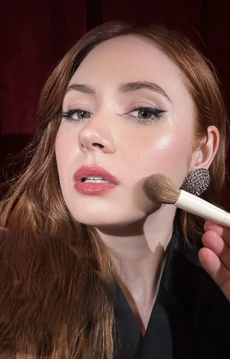 karengillan's tweet photo. In London for ‘Douglas Is Cancelled’…out 27th of June on ITV/ITVx in 🇬🇧 https://t.co/mvZ4XXxumQ