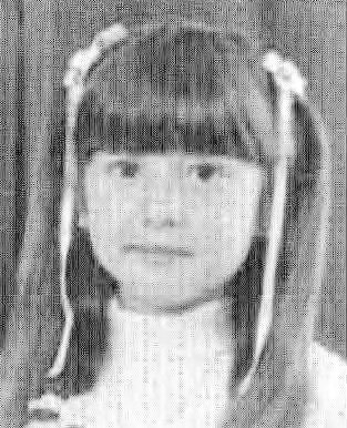 CarlosDeUrrecha's tweet photo. "Antes de ver a mi esposa, vi a mi hija Susana que estaba muy quemada. Después vi a mi esposa..."
D Álvaro, padre de Sonia y Susana y esposo de Dña María del Carmen, asesinadas junto a 18 compatriotas con un coche bomba en Hipercor por los cobardes de ETA https://t.co/5PItmHMvGY https://t.co/WDpghKxS1D