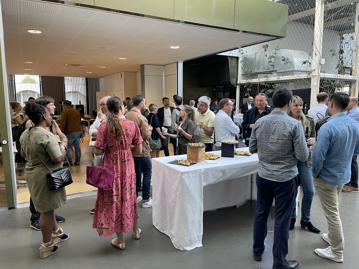 FrenchTechBdx's tweet photo. Place maintenant à l’afterwork 🐓
Un moment de convivialité bien mérité après une journée riche en événements
👏 Merci à l’ensemble de l’écosystème d’avoir participé au #JobConnect & #SchoolConnect
👏 Merci aux adhérents pour leur présence à l’#AGO et l’#AGE https://t.co/oMF6vz3Z73
