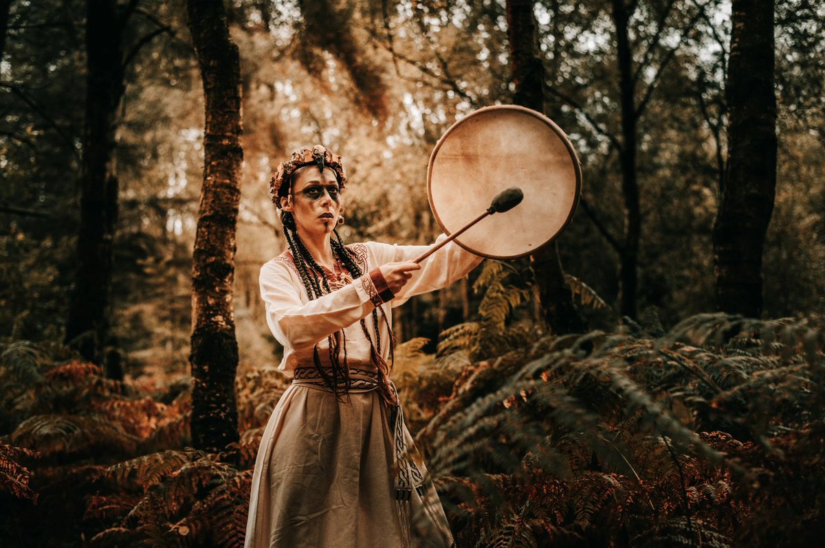 BAnthony_Photo's tweet photo. When you use a drum in the forest, the forest answers

Når du bruker en tromme i skogen, skogen svarter

#shamanism #magic #norse #forest #skog #tromme #drum #norsk https://t.co/R0YqSH4yu9