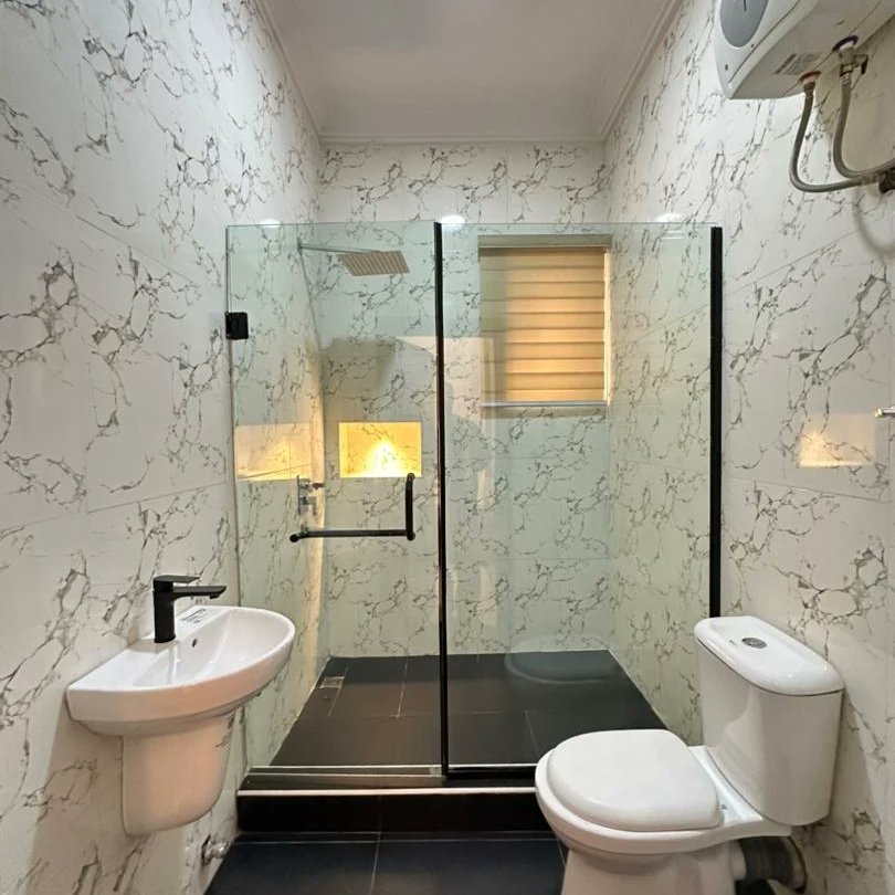 ShorttymNg's tweet photo. Luxurious 3BR available for booking.
Price: 165k/Daily
Location; Orchid Road. With Swimming Pool, Gym, football court, and snooker game, balcony & lots more.
To book, visit https://t.co/SO9xy1UbXb Or phone/WhatsApp +2349162596585.
host:foreal
#euro2024
#WednesdayViews https://t.co/yB9EzN0Oix