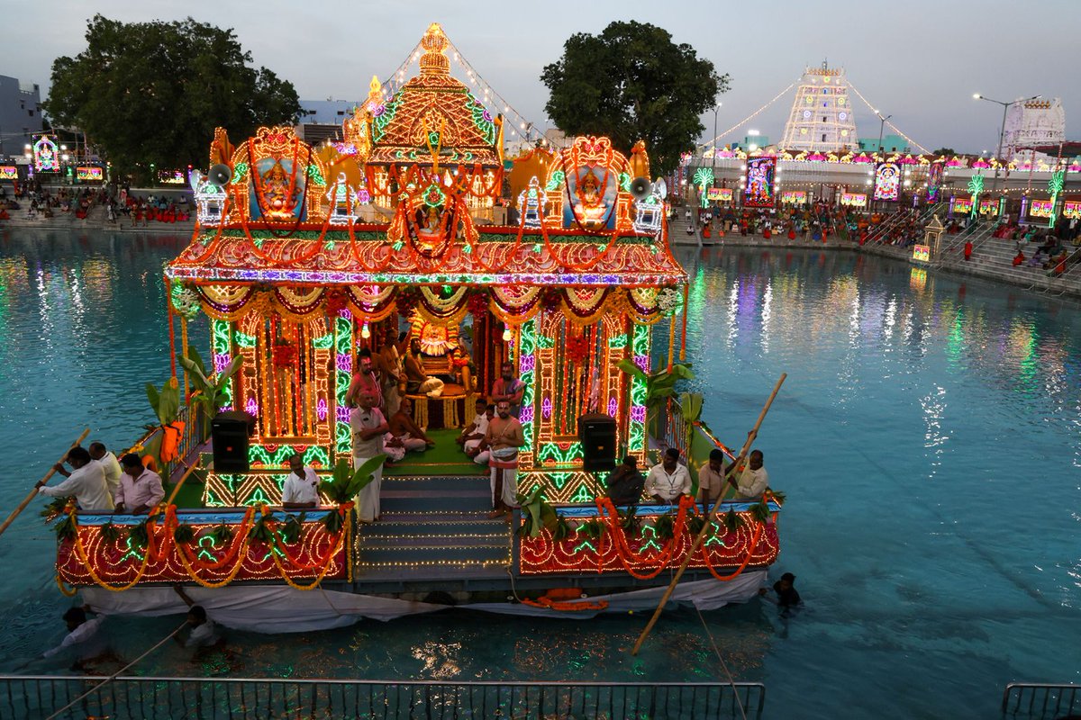 svbcttd's tweet photo. The annual Teppotsavams in Tiruchanoor entered the middle day on Wednesday evening.

#Teppotsavam
#Tiruchanoor
#SriPadmavatiDevi
#DivineRide
#CelestialBlessings
#GoddessGrace
#HinduFestival
#DevotionalEvent
#SpiritualJourney
#TempleFestivities
#DivineGrace
#AnnualFestival https://t.co/pvS5mG4WUR