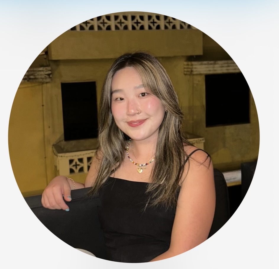 StopAntisemites's tweet image. NYC - two teachers from the Jewish @HeschelSchool post themselves in a keffiyeh terror scarf, causing outrage amongst students and families. 

The teachers have been identified as Samuel Bischof and Jessica Lee.