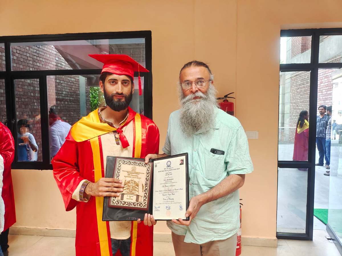 arvind_iiserm's tweet photo. Today Rajindra got his PhD degree. He came to @IiserMohali in 2011 after school and is now an independent researcher. https://t.co/71IxDb9FJ7