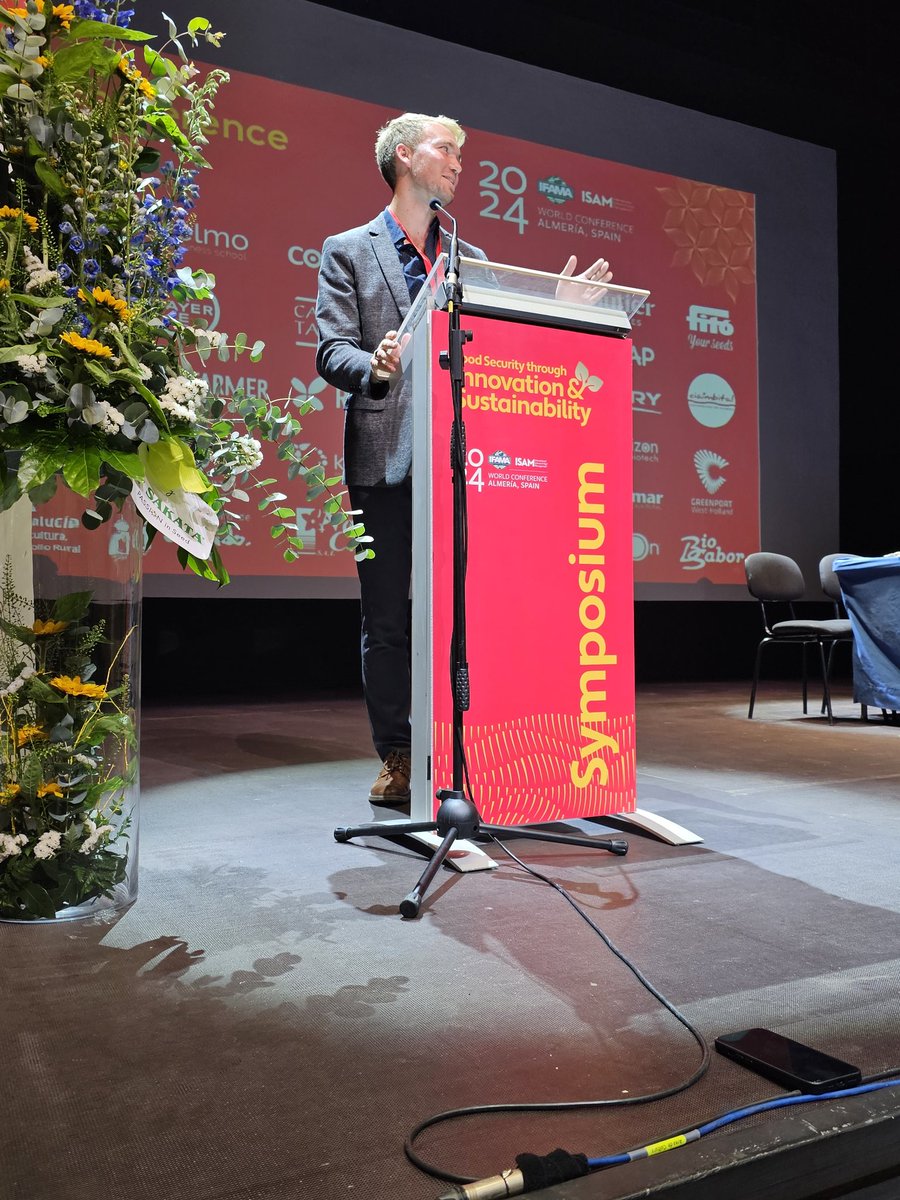 j_keeys's tweet photo. At #IFAMA2024 in Spain 🇪🇸 
Fun fact from day one: 

You may have heard the Great Wall of China is the only visible man-made object from space...

Actually, you can also see the greenhouses of Almeria, one of the most efficient food producing regions in the world ! 🌎
@IFAMAIntl https://t.co/NuHugtFGvZ