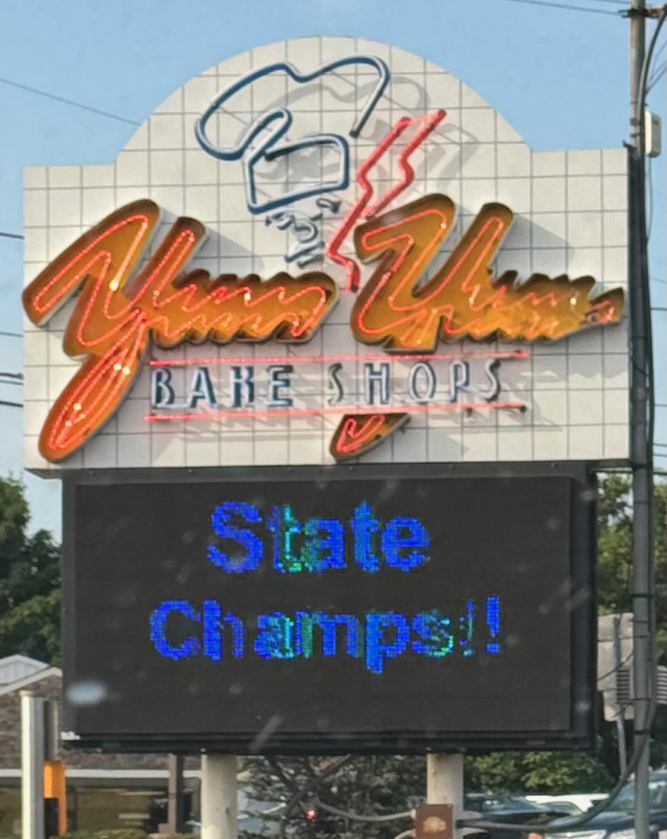 northpennsb22's tweet photo. NPsoftball Team24 
Thank you Yum Yum Donuts https://t.co/yIs28D7IAs