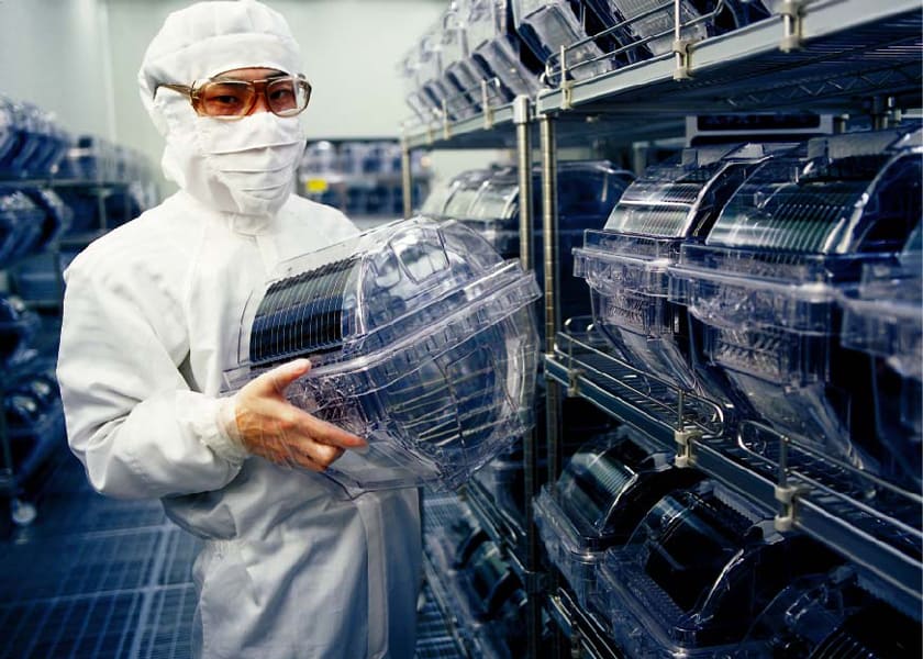 ElettronicaMer2's tweet photo. #GlobalWafers ha confermato oggi che il MIMIT, a seguito dell'autorizzazione del progetto da parte della Commissione UE (Directorate General for Competition), ha emesso un decreto che assegna a #MEMC SpA un finanziamento fino a 103 milioni di euro. https://t.co/273vNxXJ9Z https://t.co/yFzr22N7zm