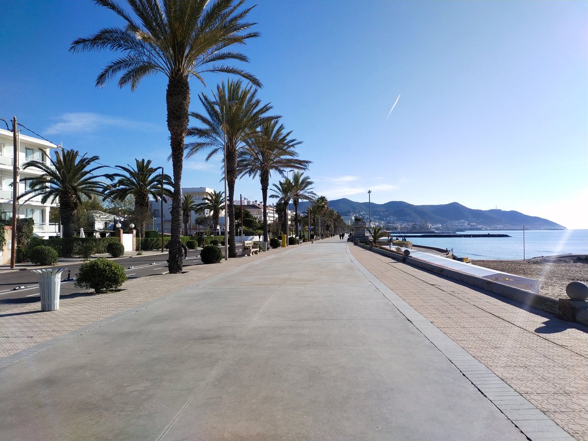 😙 ENJOYING JUNE!
Discover what surprises await you in Sitges this month!
hotelsuburmaritim.com