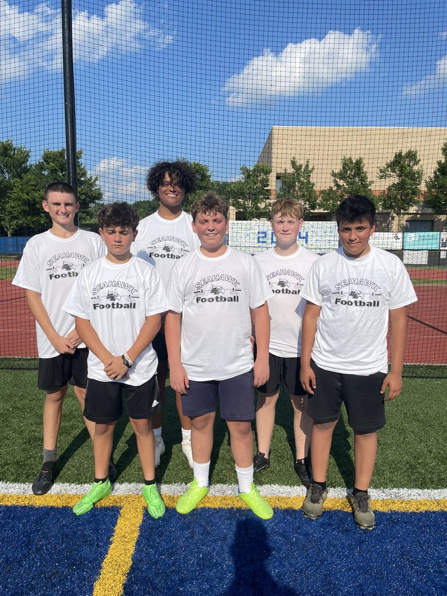 SouthLakes_fb's tweet image. Congrats to our latest #blockzero athletes who passed their test! Over 25 strong now ready for the GAINZ! #seahawknation