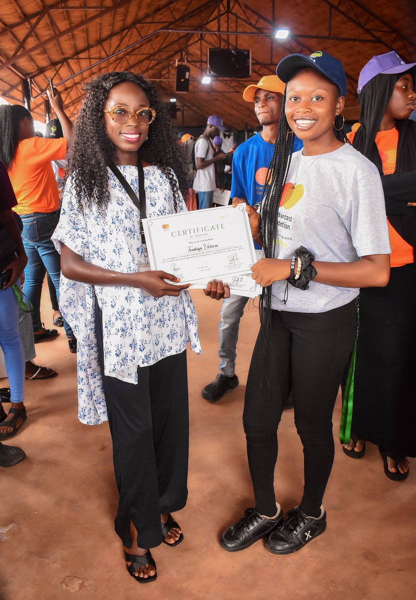 Tohhmi's tweet photo. #EYiA #Sfarmlab #EYiAStaff #EYiACohort6 #EYiACohort6Graduation #Soillessfarmers #Hydroponics #SustainableFarming #SustainableAgriculture #Foodproduction #Youngfarmers #YouthInvolvement #Group8 #TerraNovoFarmsLtd #Tomiisanadvocateforzerohunger https://t.co/HjGf0Y8fg0