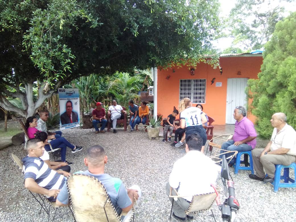 Ayer Martes, 18 de junio.
Se nombraron las autoridades  de centro de votación el taparo y damos las felicitaciones a los compañeros Oswaldo Arrieta y leída guillen  y al comando  de campaña con Venezuela . Vamos a ganar este 28 de julio con <a href="/EdmundoGU/">Edmundo González</a> 👏🏻🇻🇪