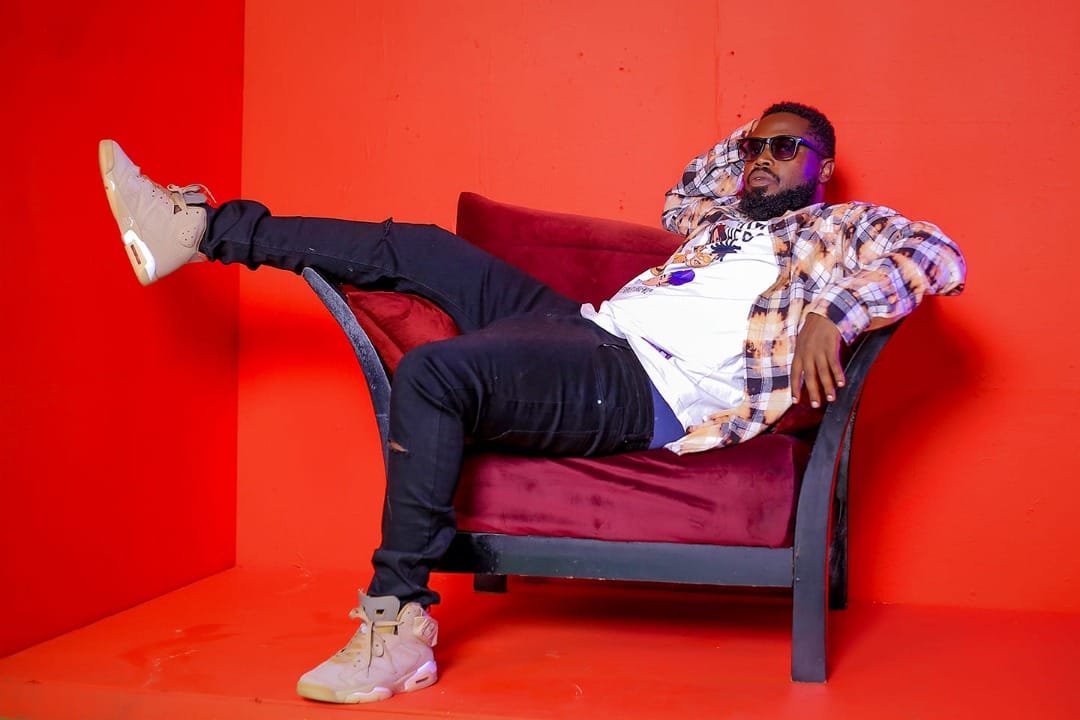 issac_tugume's tweet photo. Daddy Andre Captures Ugandans With ‘I Miss You’
https://t.co/nKVzKQxUyh
No one remains unmoved after listening to ‘I Miss You’, a captivating song by Ugandan music ace Daddy Andre.
Read more:
https://t.co/mSiusEOrVz
#IMissYou #DaddyAndre #UgandanMusic #Love #BlackMarketRecords https://t.co/o1dhfnjPoA