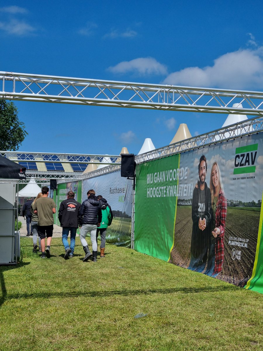 FarmPlusNL's tweet photo. Laatste uurtjes meepakken van de Open Dag @CZAVvoorboeren &amp; @Proefboerderij Rusthoeve?🤩 Zo'n 85 standhouders staan voor je klaar! Kom ook eens langs bij onze #CZAV stand op de infobeurs🤝 https://t.co/u4OjFZg5mE