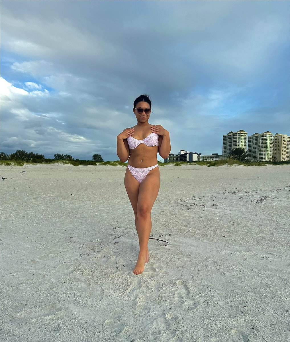 candaddy_q's tweet photo. Beach day 🏝️☀️ https://t.co/Ayzkq7025w