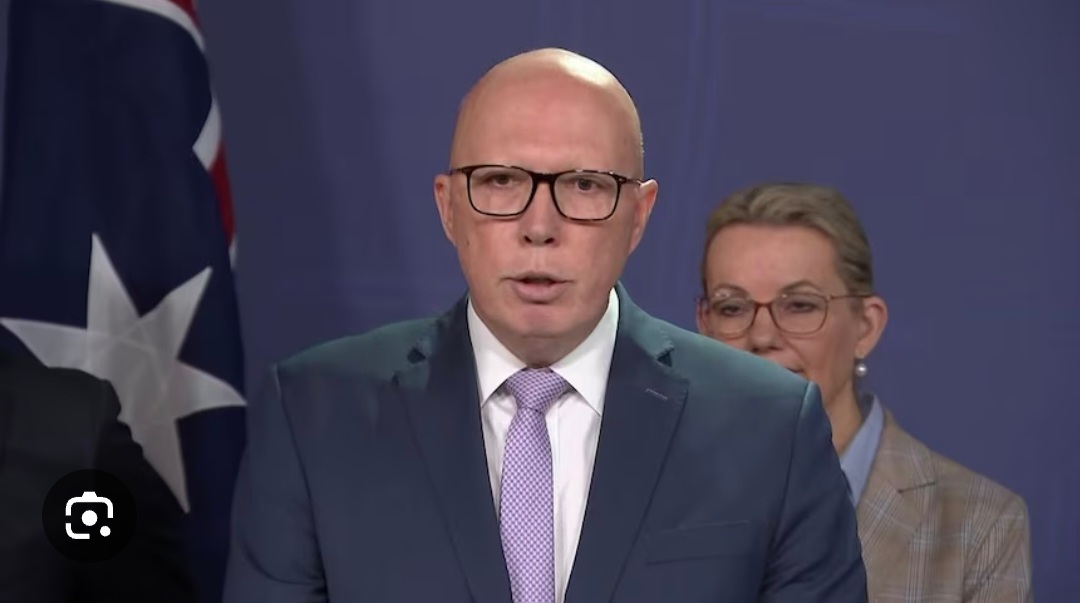 PeterWMurphy1's tweet photo. Dear @abcnews
Repeating is NOT reporting. "Today the Oppn said ..." is NOT journalism. Providing Dutton with uncritical daily coverage to present empty promises &amp; lies is irresponsible. You must critique &amp; fact-check. Otherwise you're just platforming propaganda! #auspol #nuclear https://t.co/wCPMfQQodi