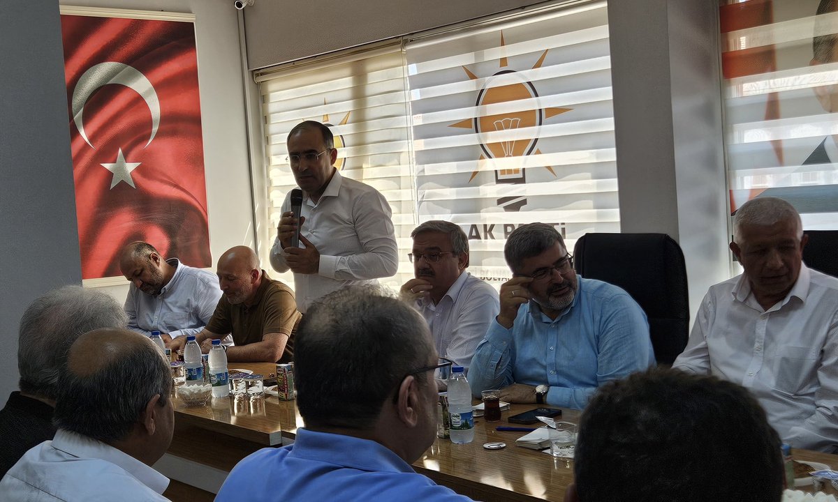 akpartiafyon's tweet photo. 📍Bolvadin / Teşkilat Bayramlaşması 
İl Başkanımız Hüseyin Menteş, Milletvekillerimiz Ali Özkaya, İbrahim Yurdunuseven, Hasan Arslan ve İl Genel Meclis Başkanımız Mehmet Siper ile birlikte Bolvadin İlçe Teşkilatımızı ziyaret ederek İlçe Başkanımız Hasan Topçu, teşkilat mensuplarımız ve hemşehrilerimizle bayramlaştılar. 

Hemşehrilerimizle gönül birliğimizi tazelemenin huzuruna eriştik.