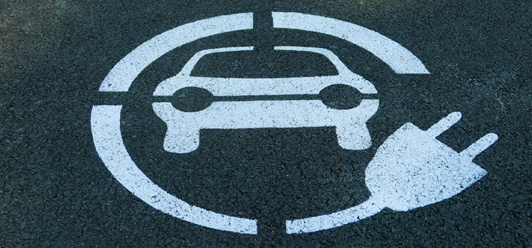 madrimasd's tweet photo. 🔋 Baterías de estado sólido: una revolución todavía lejana para la movilidad eléctrica
🔌 En las baterías de estado sólido, el electrolito, es sólido en lugar de líquido

➡️ Más info https://t.co/euWjHV4vP8 https://t.co/tjcGwEt7iY