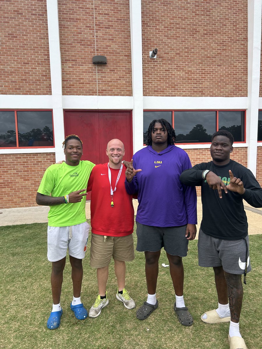 Thanks to my guys <a href="/ykquortni1/">Quortni Beaner</a>, <a href="/DevinHarper2025/">(4⭐️ OT) Devin Harper. (Class of 25)</a>, and <a href="/LandenLee18/">Landen Lee🐊</a> for coming up to watch practice and talk with @Magnolia_FB! Love yall fellas!