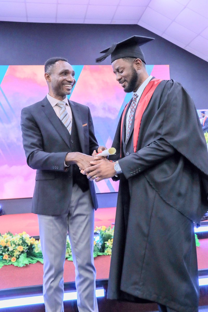 afamnwaokolo's tweet photo. Congratulations Afam Nwaokolo. This is a significant milestone in your life, and I am so proud of your hard work and dedication. As you move forward into the next chapter of your journey, may you continue to shine bright and achieve even greater success.
#graduation https://t.co/KF9CbLxD4T