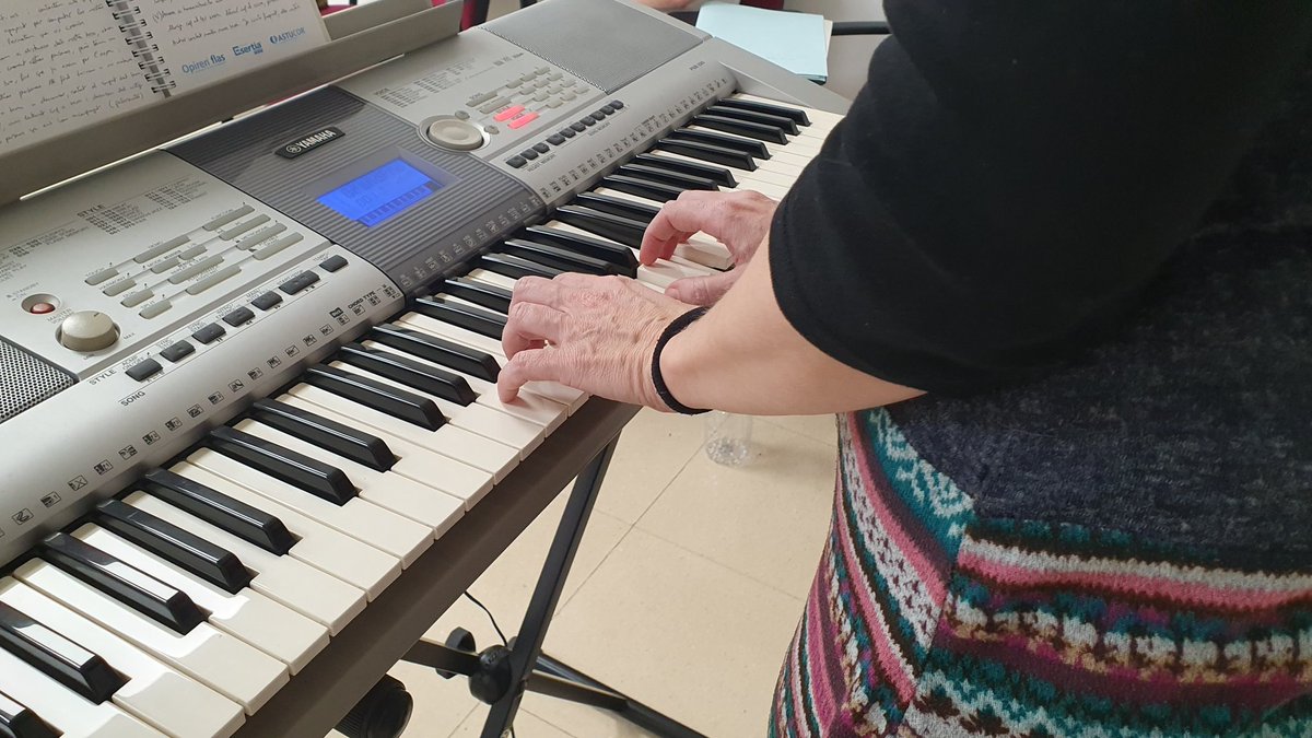 <a href="/palaumusicacat/">Palau de la Música Catalana</a> 🎨🎭 L’estratègia Arts en Salut de l’#icscat utilitza el poder de les arts i la cultura per millorar la salut i el benestar de les persones amb resultats avaluables. 

✅ Té un clar objectiu de salut i la seva actuació és fruit de la col•laboració entre els professionals de la