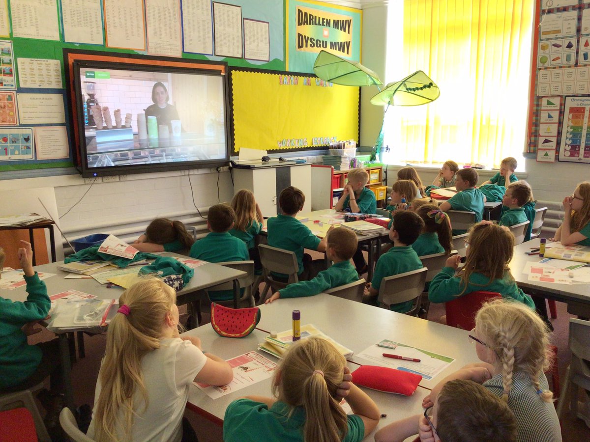 Sesiwn fyw gyda Angharad Edwards ac Anna Bowen <a href="/NFUCymru/">NFU Cymru 🚜</a> 
Live session with Angharad Edwards and Anna Bowen 🐄😀🍦