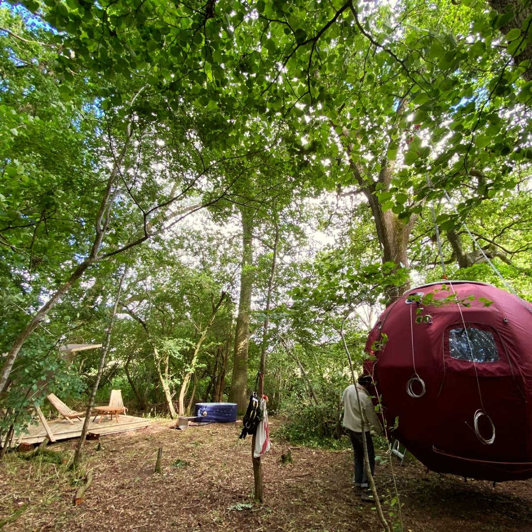 TreeTents's tweet image. 📢 We have big news... Tree Tents are launching our own site!

A #TreeTent, with private kitchen &amp;amp; bathroom, are settling amongst the trees at Little Thakeham, in the stunning West Sussex countryside.

Read more from @thisisglamping : lnkd.in/eqa3cDRx

#Sussex #CampingNews
