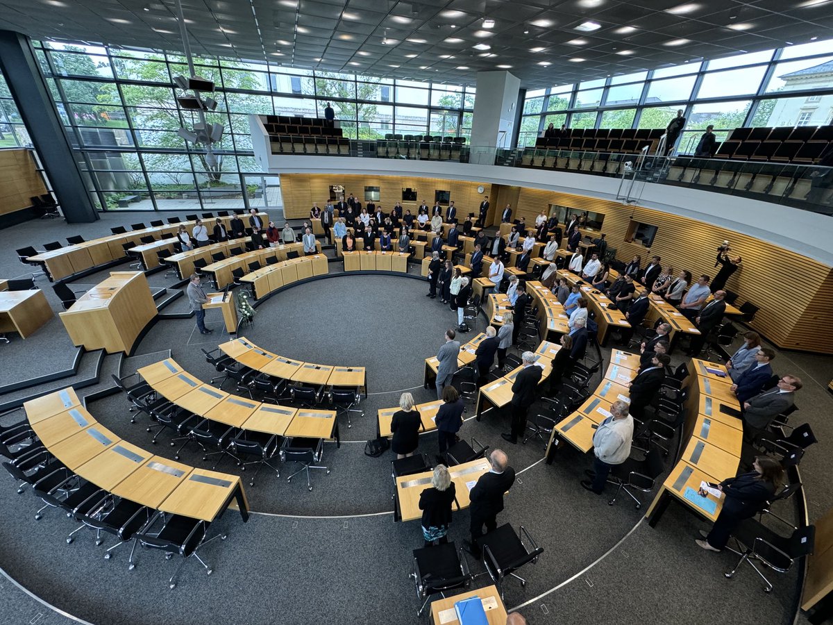 Sebastian Haak (@haaksebastian) on Twitter photo Mit einer Gedenkstunde ist im <a href="/ThuerLandtag/">Thüringer Landtag</a> d. Erinnerungsort für die #NSU-Opfer eingeweiht worden: Enver Şimşek, Abdurrahim Özüdoğru, Süleyman Taşköprü, Habil Kılıç, Mehmet Turgut, İsmail Yaşar, Theodoros Boulgarides, Mehmet Kubaşık, Halit Yozgat und Michèle Kiesewetter. Mit einer Gedenkstunde ist im <a href="/ThuerLandtag/">Thüringer Landtag</a> d. Erinnerungsort für die #NSU-Opfer eingeweiht worden: Enver Şimşek, Abdurrahim Özüdoğru, Süleyman Taşköprü, Habil Kılıç, Mehmet Turgut, İsmail Yaşar, Theodoros Boulgarides, Mehmet Kubaşık, Halit Yozgat und Michèle Kiesewetter.