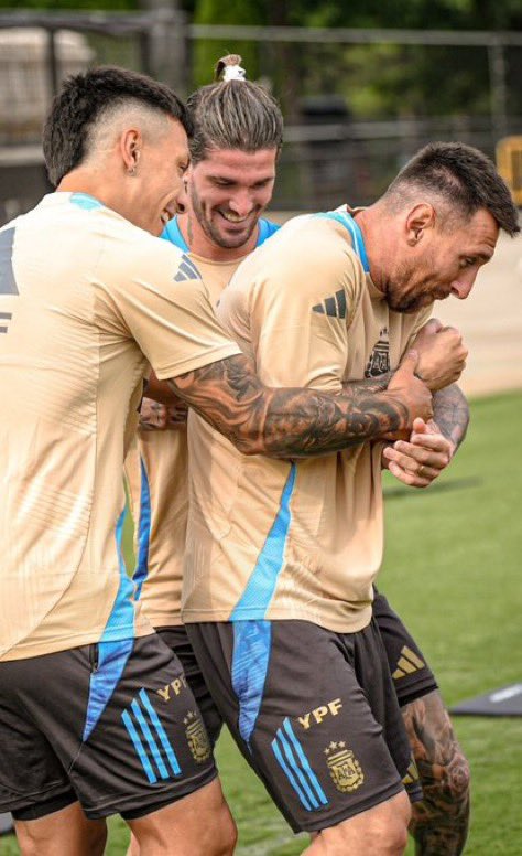 WeAreMessi's tweet photo. Today’s training session. 🥹🥹🥹🥹🥹🥹🥹 https://t.co/kis1R7DYDh
