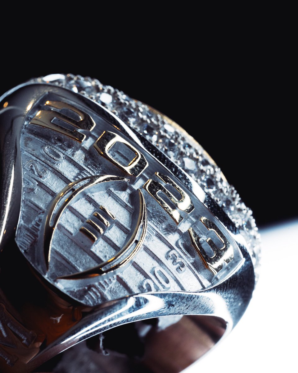 TexasFootball's tweet photo. Went out on top 🏆💍🤘 https://t.co/WSVraaoiQf