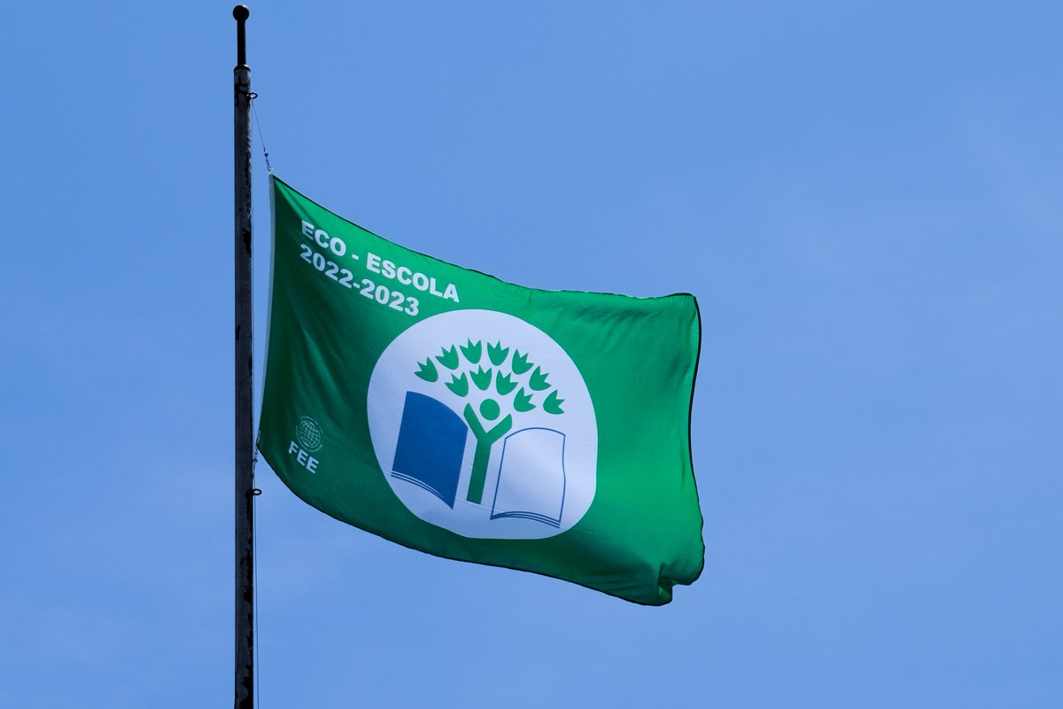 cmcadaval's tweet image. Dia 11 de junho, o Agrupamento de Escolas do Cadaval (AEC) recebeu, pelo 14.º ano letivo consecutivo, o Galardão da Eco-Escolas, reconhecimento que se deve à colaboração do Município com o AEC na implementação do programa Eco-Escolas durante o ano letivo 2022/23.
#cadaval