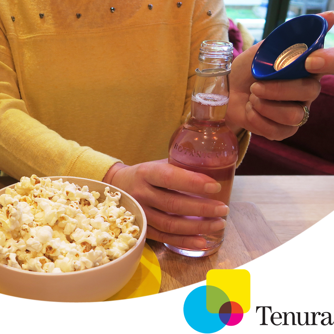 TenuraUK's tweet image. Open bottles with ease using the Tenura Bottle Opener. Designed for a secure grip, making everyday tasks effortless. 🍾🔓 Available in retail packs! 
 tenura.co.uk/tenura-silicon…
#BottleOpener #Tenura #EasyOpening