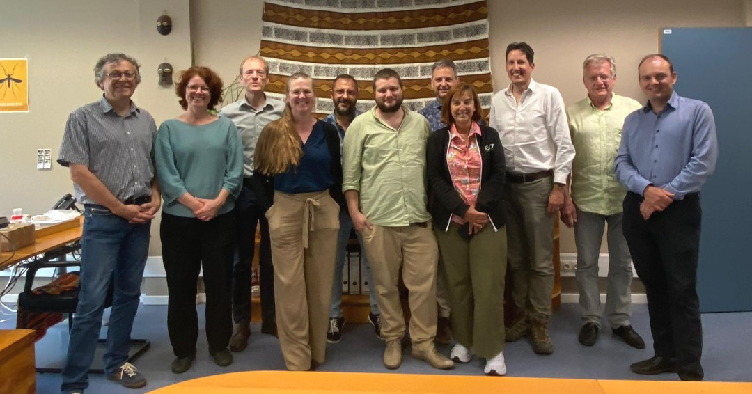 Animals_EFSA's tweet photo. 📅 Exciting day: the first management meeting of #VectorNet took place at the Institute of Tropical Medicine in Antwerp (@ITMantwerp) today. We're thrilled to embark on a new journey of collaboration on #vectors and vector-borne #diseases 🌍🦟 @EFSA_EU @ECDC_EU https://t.co/JoHWnbNCxx