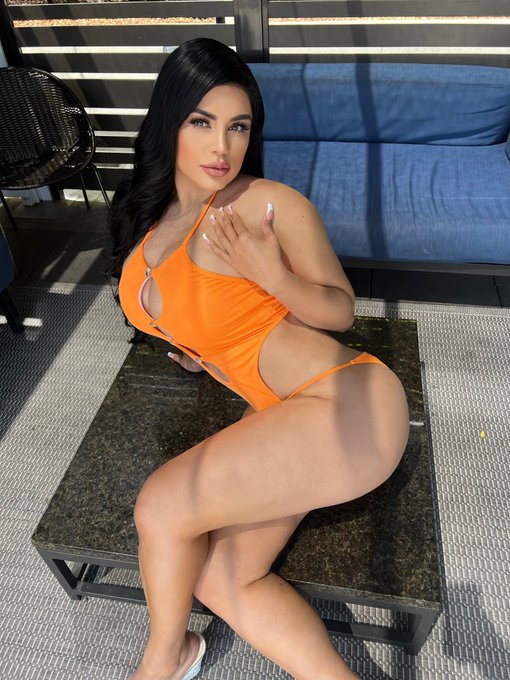 Is it Friday yet? https://t.co/06xB0vm9ND