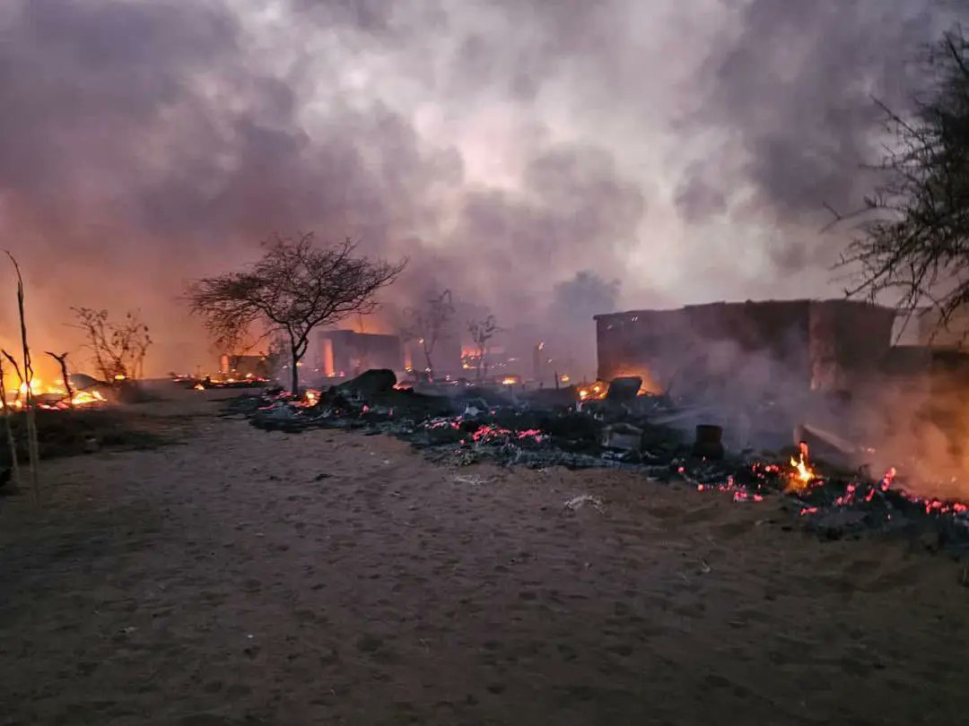 MoOsman88's tweet photo. 🚨 New: @hrw report on attacks against civilians &amp; civilian sites  in El Fasher, North Darfur, where fighting, shelling, and RSF deliberate attacks since mid-May has made life for civilians unbearable.
The UN/AU should act to deploy civ. protection mission
https://t.co/BGwzUSCdg5 https://t.co/dbKxJdXgq5