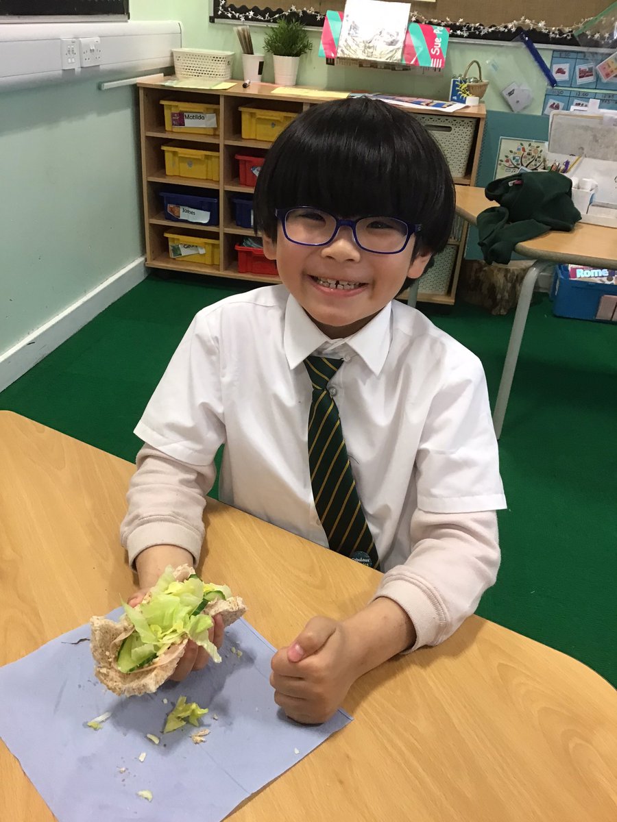 Y3Oaky's tweet photo. In science we learnt that humans need a healthy, nutritious diet. We explored the Eatwell Plate and used this to create our own healthy, nutritious sandwiches. #OakyScience https://t.co/fASqVEvWha