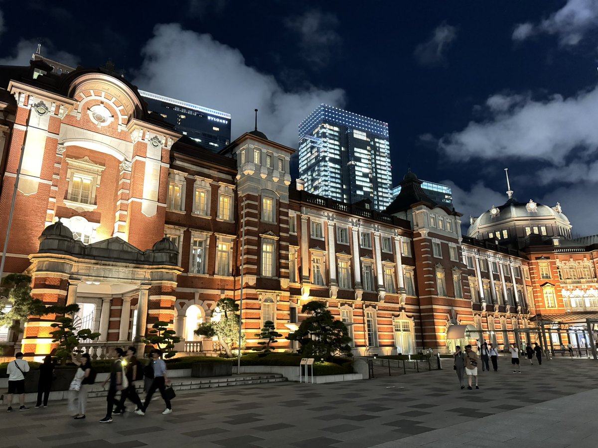 kenogata0124's tweet photo. 夜の東京駅

#東京駅 #夜の東京駅 #iPhone15pro #Apple #夜景 https://t.co/mZAgv3In3r
