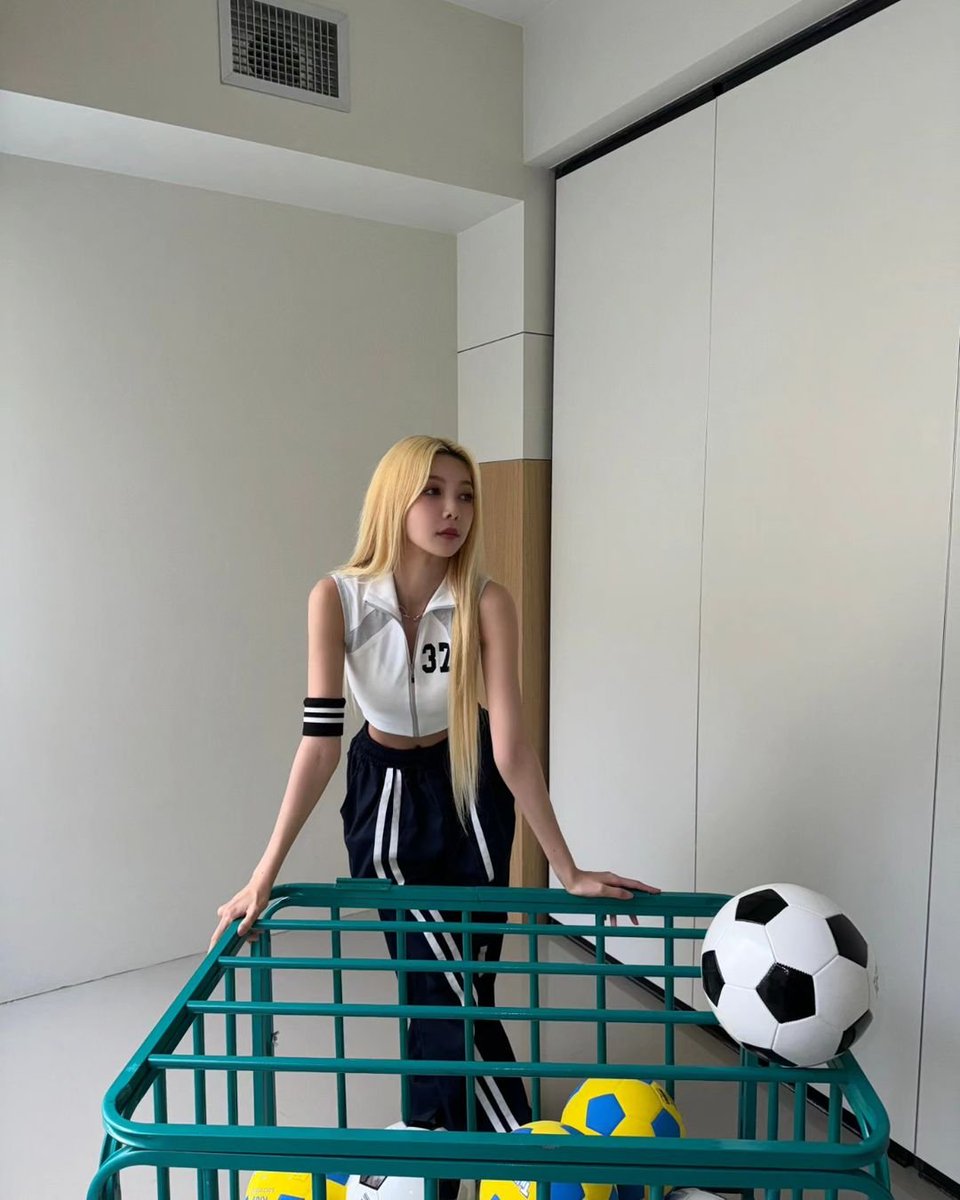 7_DREAMERS's tweet photo. 240619 #Dami 00ld_ami Instagram Update (1/2)
#바이코리엘 #byCoreelle #Multibalm @/intocoreelle
🔗https://t.co/o1fpFcDXMc
#드림캐쳐 #Dreamcatcher #다미 https://t.co/0SsGOrJGdt