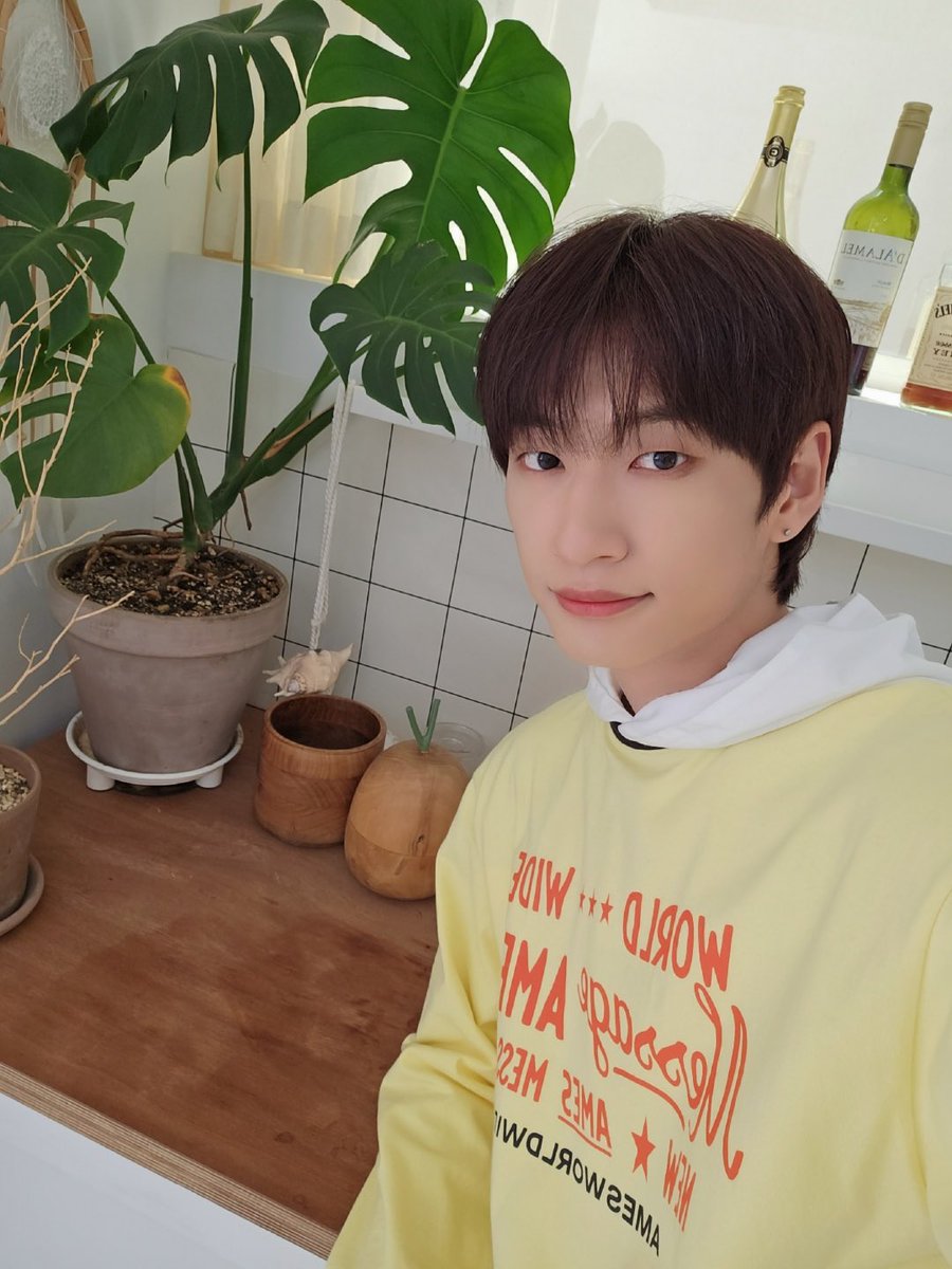 [#OX]

부엌은 내 공간💚💜
 
#OMEGA_X #오메가엑스  
#태동 #TAEDONG