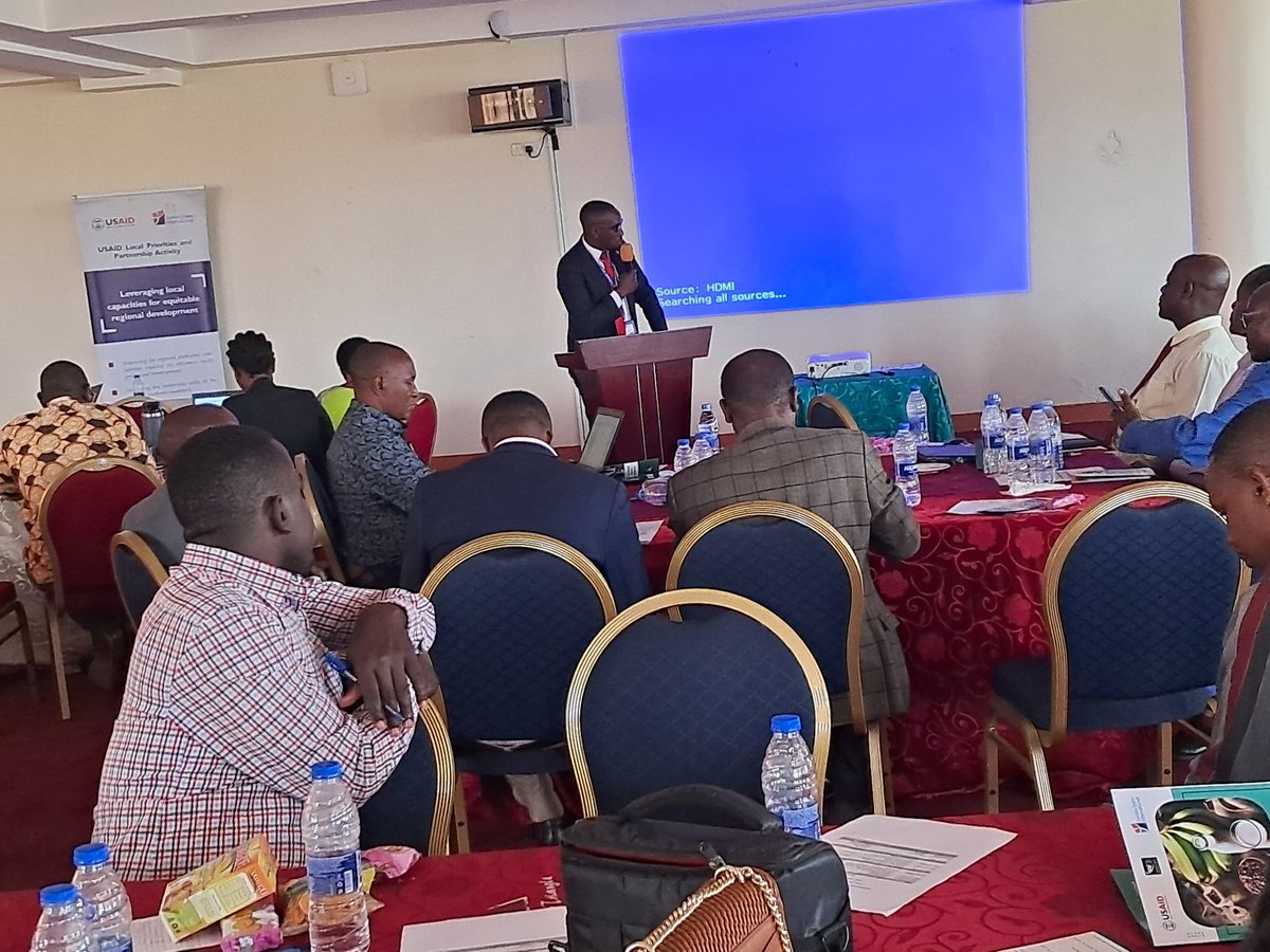 SWRDF_'s tweet photo. @regional_west has held a high-level round table meeting focused on enhancing private sector performance &amp; investments in Southwestern Uganda. We've had leaders from the private sector, academia, policymakers, &amp; investors to discuss key issues &amp; forge actionable solutions. https://t.co/ZntnDtxcIT