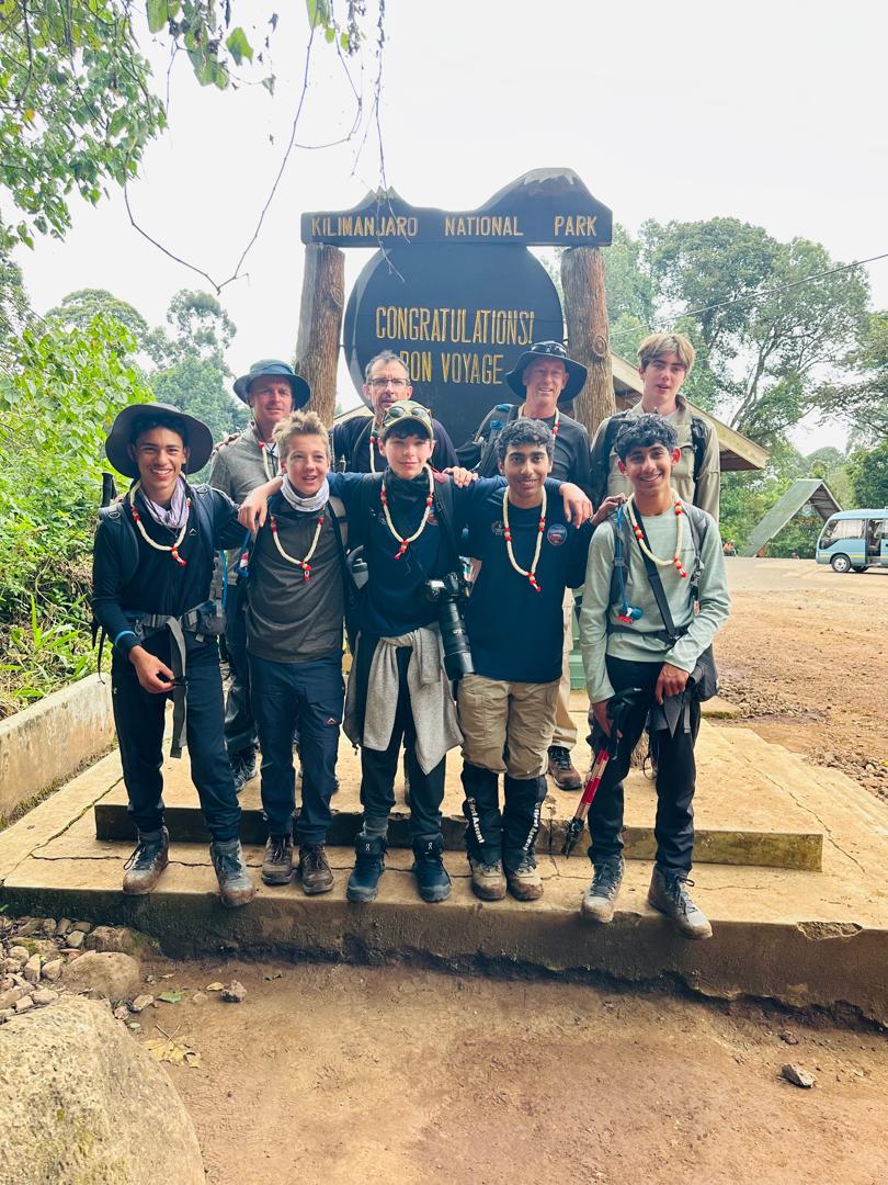 ZaraTours's tweet photo. Kilimanjaro Group Climbers: Coming down from Uhuru Peak safe & sound, made it to the roof of Africa with excellent guiding from ZARA Tanzania Adventures #numberone #besttouroperator #tanzania #congratulations #mtkilimanjaro #mountainclimbers https://t.co/rpoTcT0Ch9