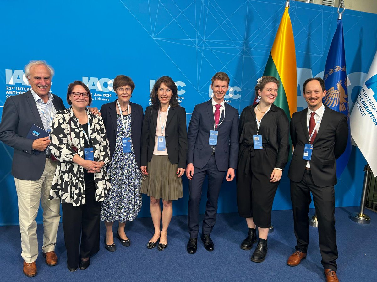 This week, seven of our experts are in #Lithuania for the 21st iteration of the International Anti-Corruption Conference! 

As the #IACC is the world’s biggest forum in the fight against #corruption, we are very happy to co-host a panel this year.

1/3