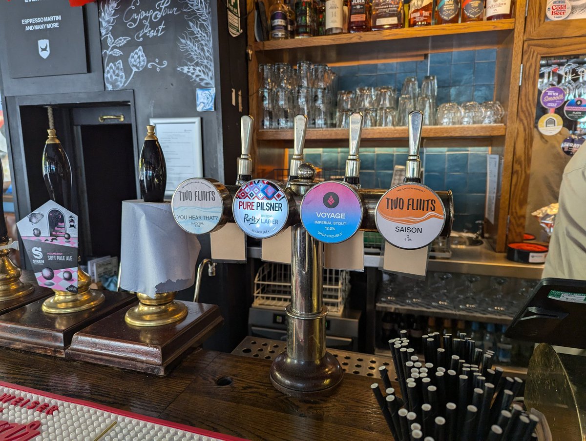 Great to see both <a href="/two_flints/">Two Flints Brewery</a> and <a href="/SirenCraftBrew/">Siren Craft Brew</a> beer in <a href="/BrewDog/">BrewDog</a>'s Queen Charlotte in London ❤️