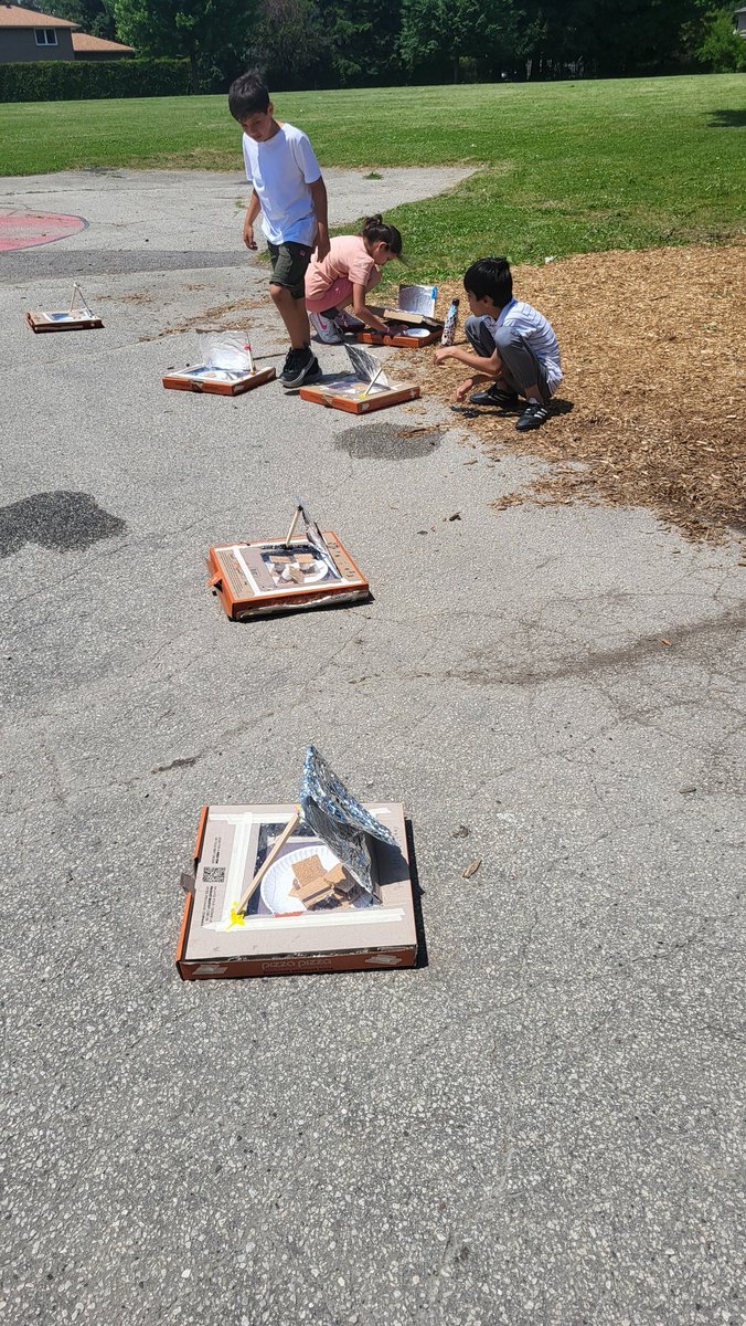 What to do in science class on a really hot day?? Make S'mores in our DIY solar ovens!! Gr 4/5s learning about energy forms and sources.  Temperature in ovens reached 63.5°C (147°F). S'mores were delicious and enjoyed by all! <a href="/Cassandra_PS/">Cassandra PS</a> <a href="/tdsb/">Toronto District School Board</a>