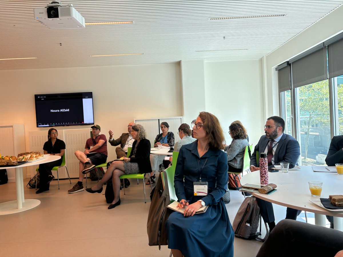 EnvPeacebuild's tweet image. Some pictures from a great early afternoon of the first Conference day! #EnPAx2024

Image 1: The EnPAx Conference staff!
Image 2: Conversations from "Toxics, Armed Conflict, and Human Rights"
Image 3: Presentations during "Pathways to Peace" panel