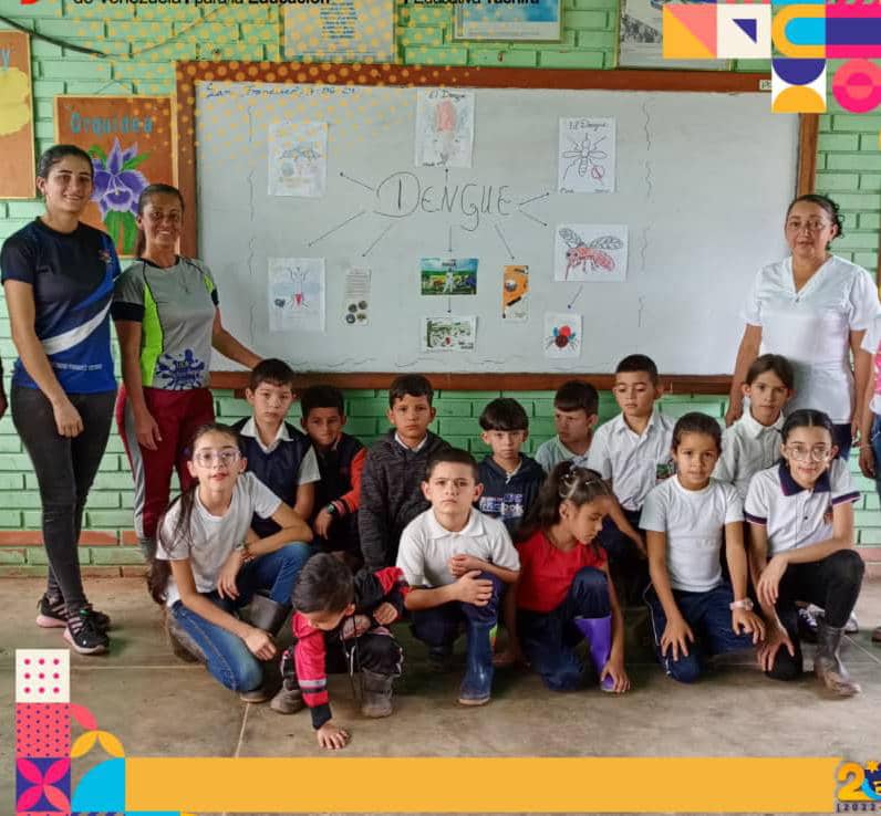 En el Complejo Educativo Nacional Fructuoso Márquez Contreras se realizaron actividades pedagógicas para prevenir el dengue. 

#ElTipoEsNico 
<a href="/NicolasMaduro/">Nicolás Maduro</a> <a href="/_LaAvanzadora/">Yelitze Santaella</a> @MPPEDUCACION <a href="/Berzabethg1/">Berzabethgandicaoficial</a> <a href="/CDCETachira/">CDCE Táchira</a>