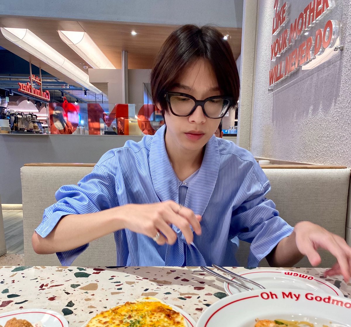 หม่ำๆง่ำาา กับคุณมัมอีกแย้ว หนูน่ารักมากเลย